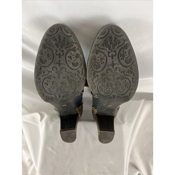 Multicolor Ankle Boots with Intricate Patterns - Picture 14 of 16